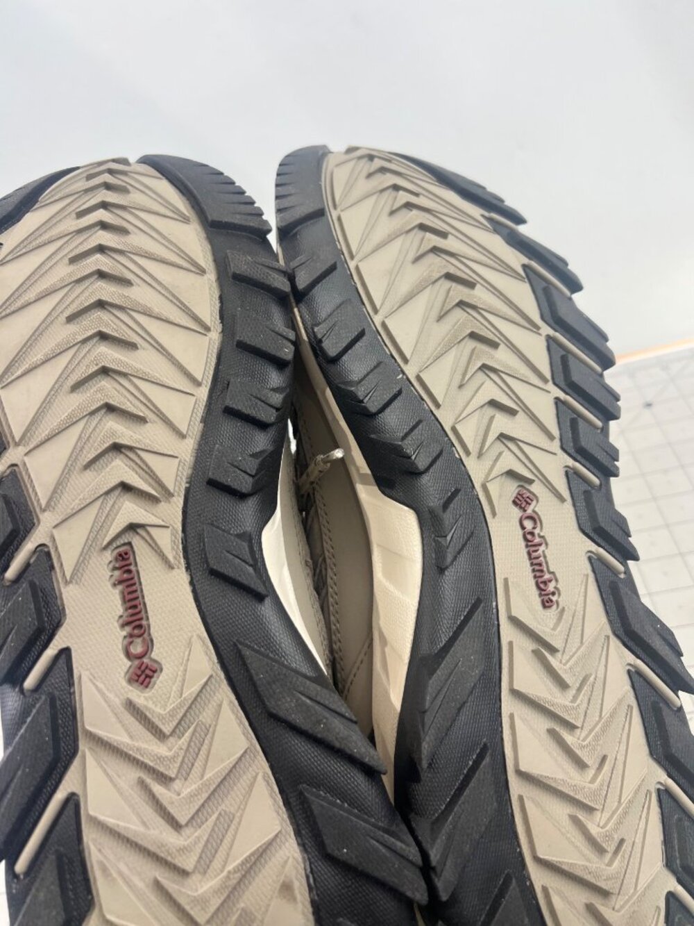 Columbia Men's Strata Trail Low Hiking Shoes - Pebble/Spice Sz. 12 new - Picture 6 of 7